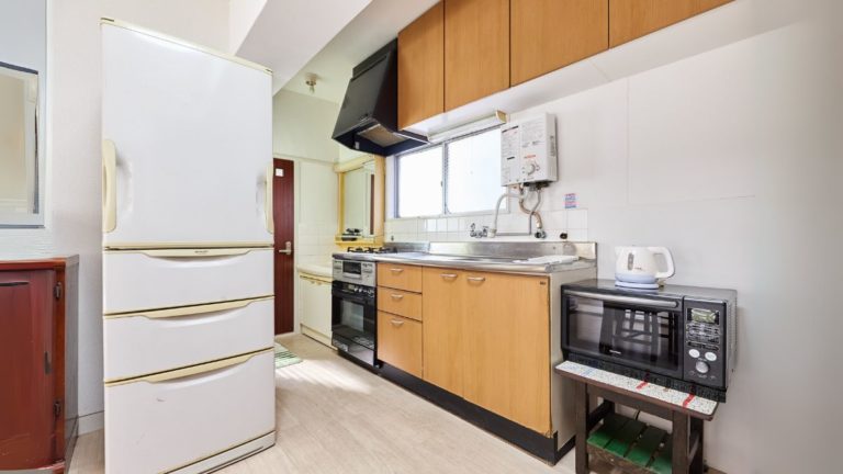 【新宿・長期滞在におすすめ】自炊もできるキッチン付き民泊302号室